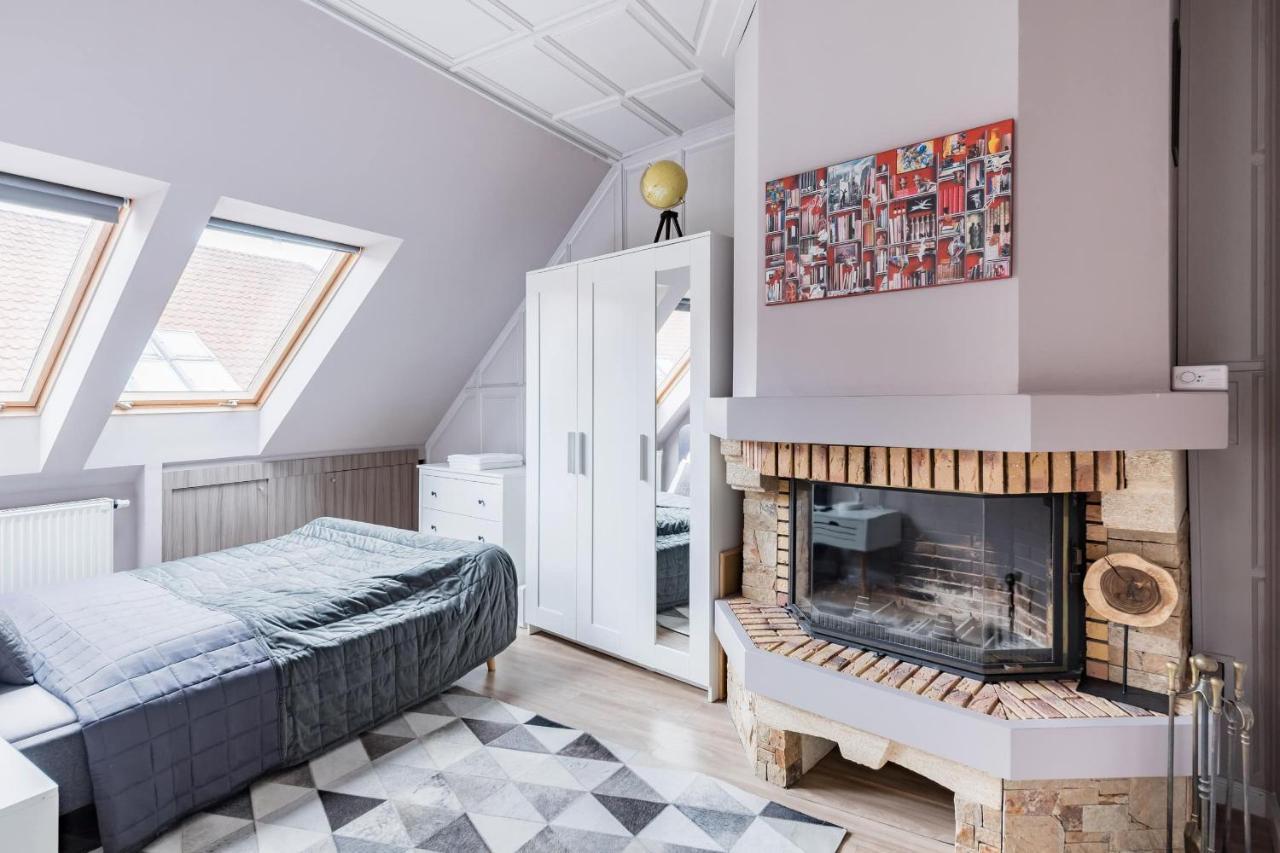 Sunny And Central Penthouse With Private Garage Budapest Luaran gambar
