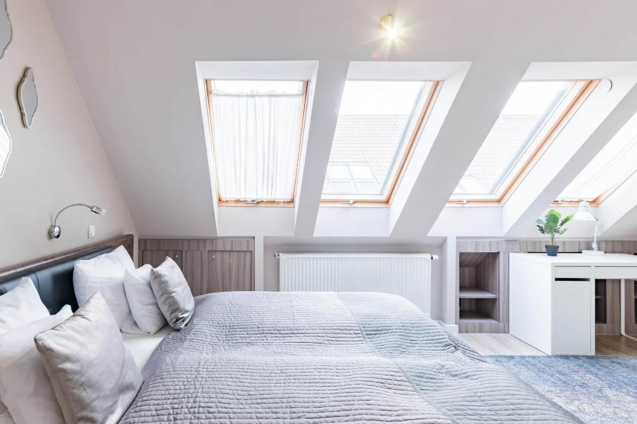 Sunny And Central Penthouse With Private Garage Budapest Luaran gambar