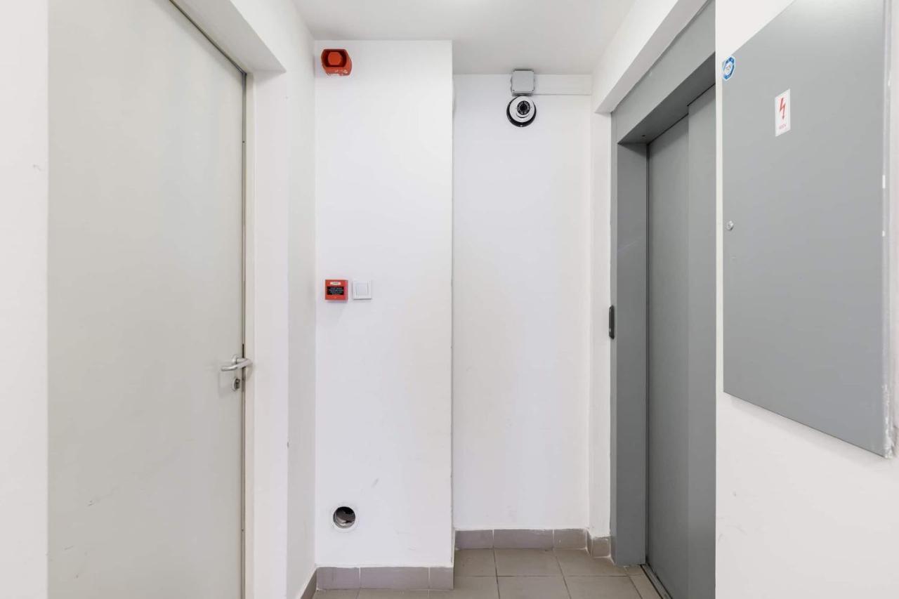 Sunny And Central Penthouse With Private Garage Budapest Luaran gambar