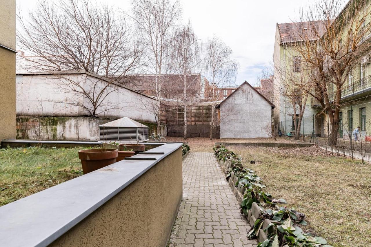 Sunny And Central Penthouse With Private Garage Budapest Luaran gambar