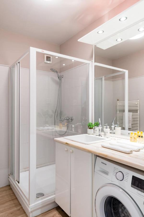 Sunny And Central Penthouse With Private Garage Budapest Luaran gambar