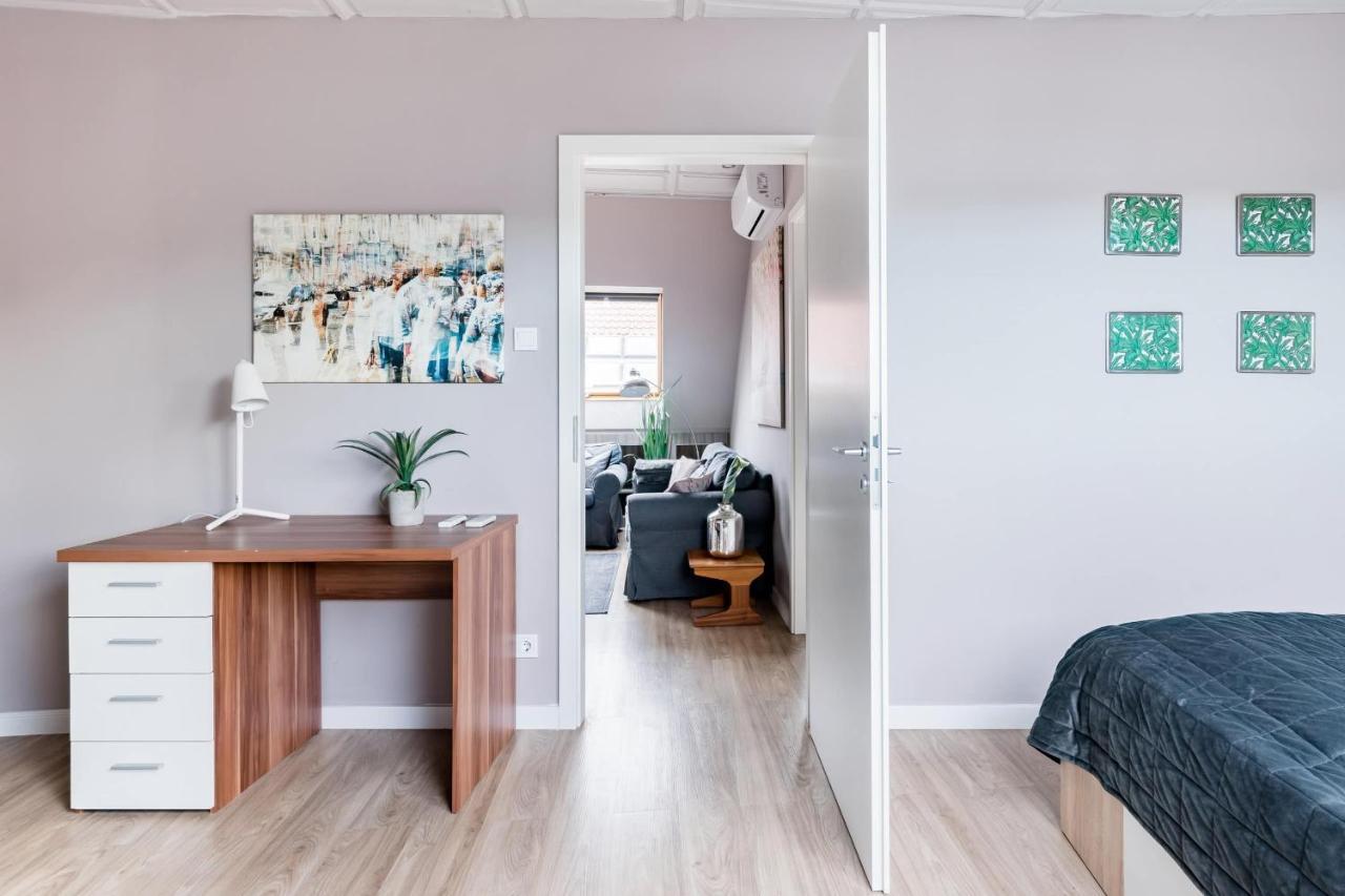 Sunny And Central Penthouse With Private Garage Budapest Luaran gambar