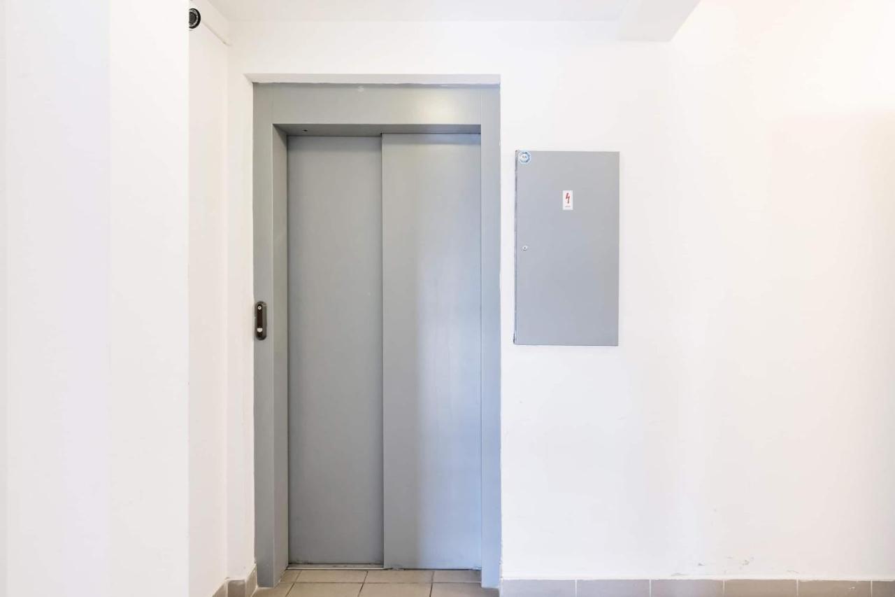 Sunny And Central Penthouse With Private Garage Budapest Luaran gambar