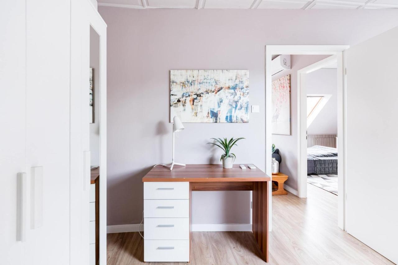 Sunny And Central Penthouse With Private Garage Budapest Luaran gambar