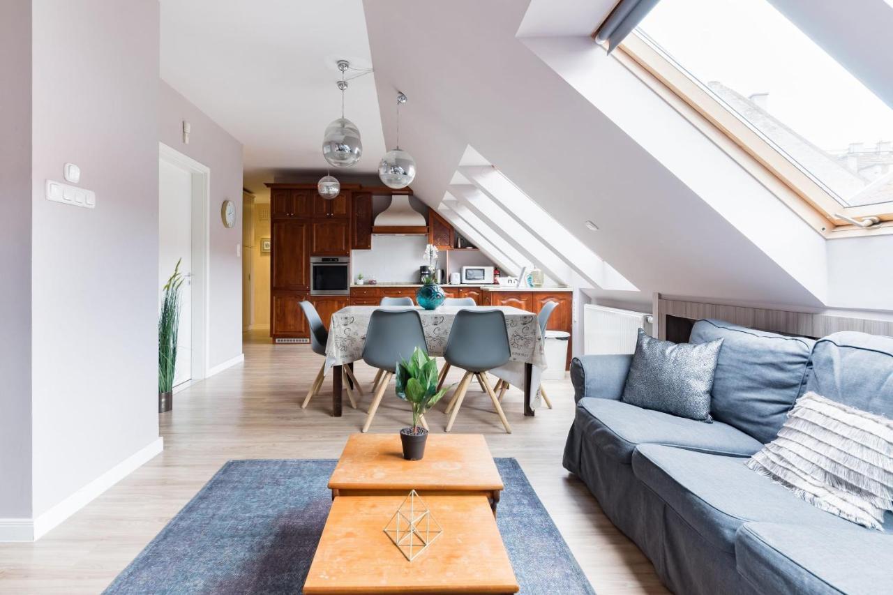 Sunny And Central Penthouse With Private Garage Budapest Luaran gambar